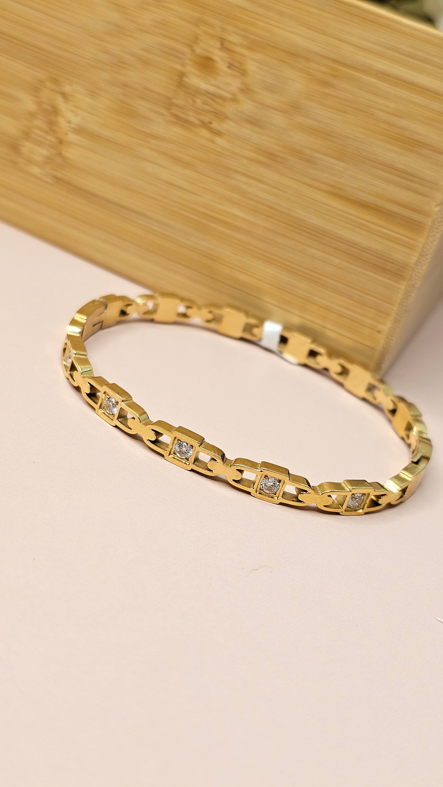 GOLD PLATED BRACELET