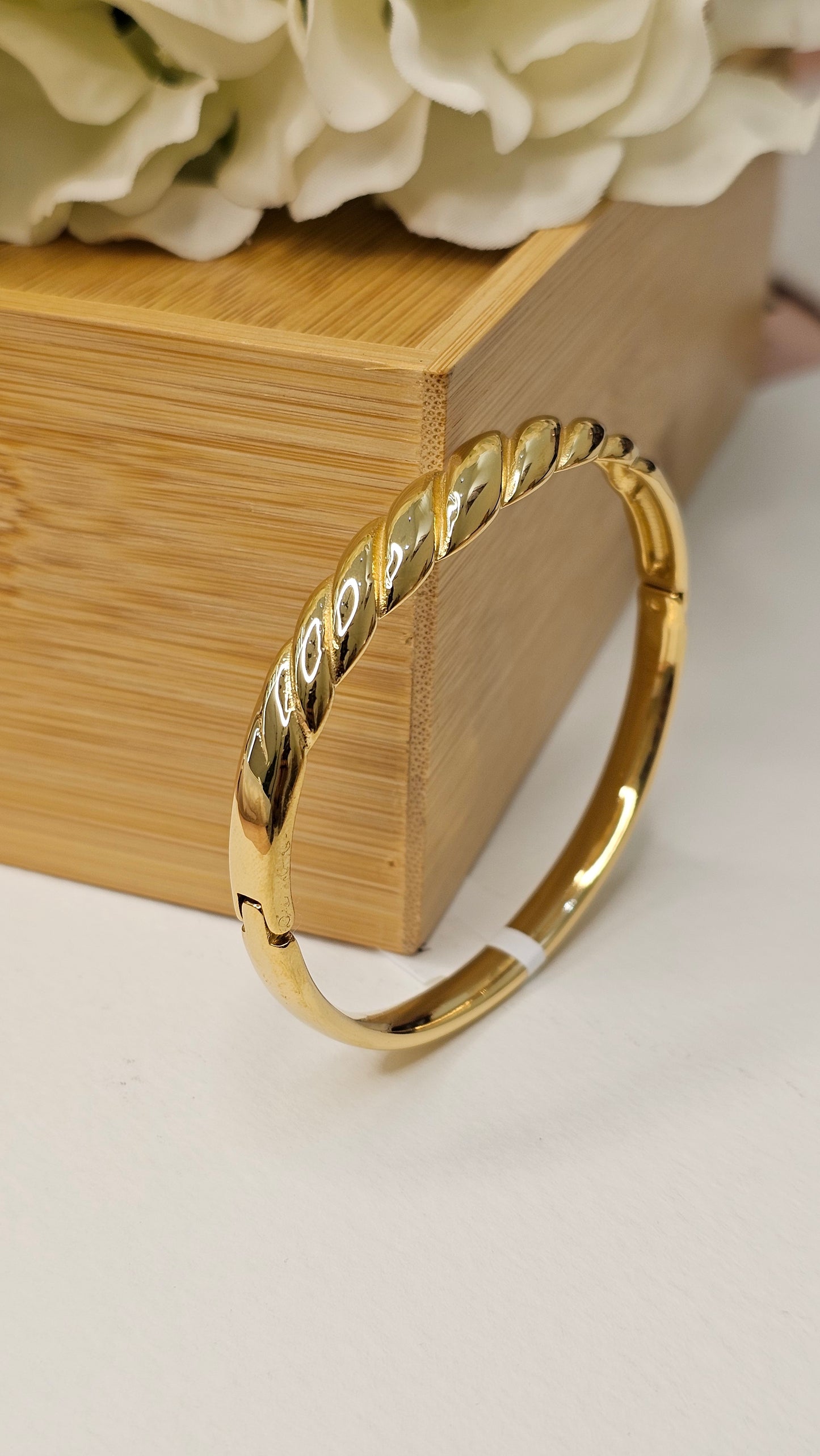 GOLD PLATED PENDANT