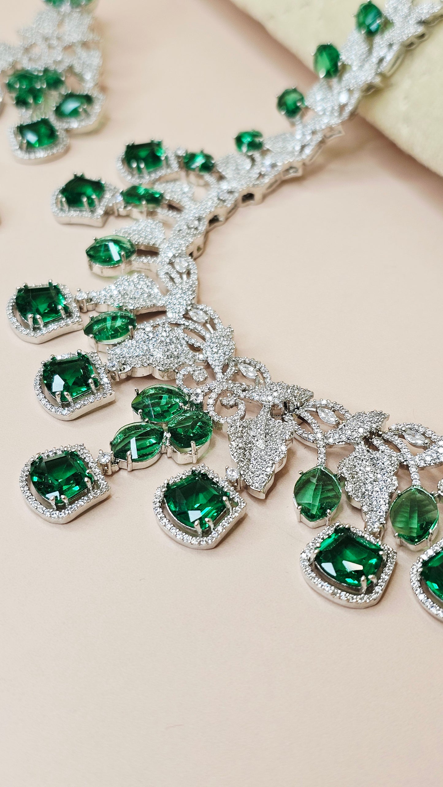 ZIRCONIA NECKLACE SET