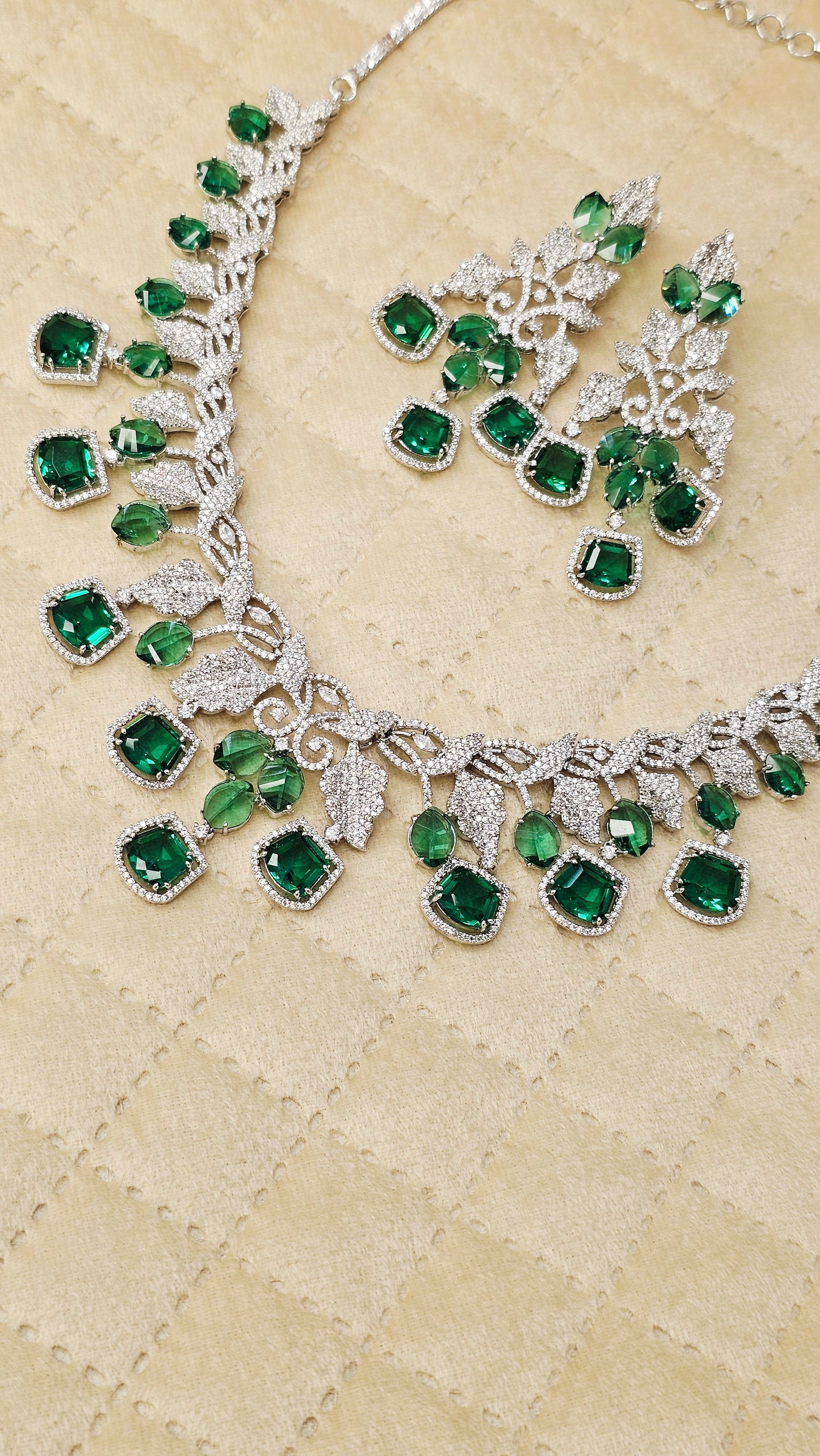 ZIRCONIA NECKLACE SET