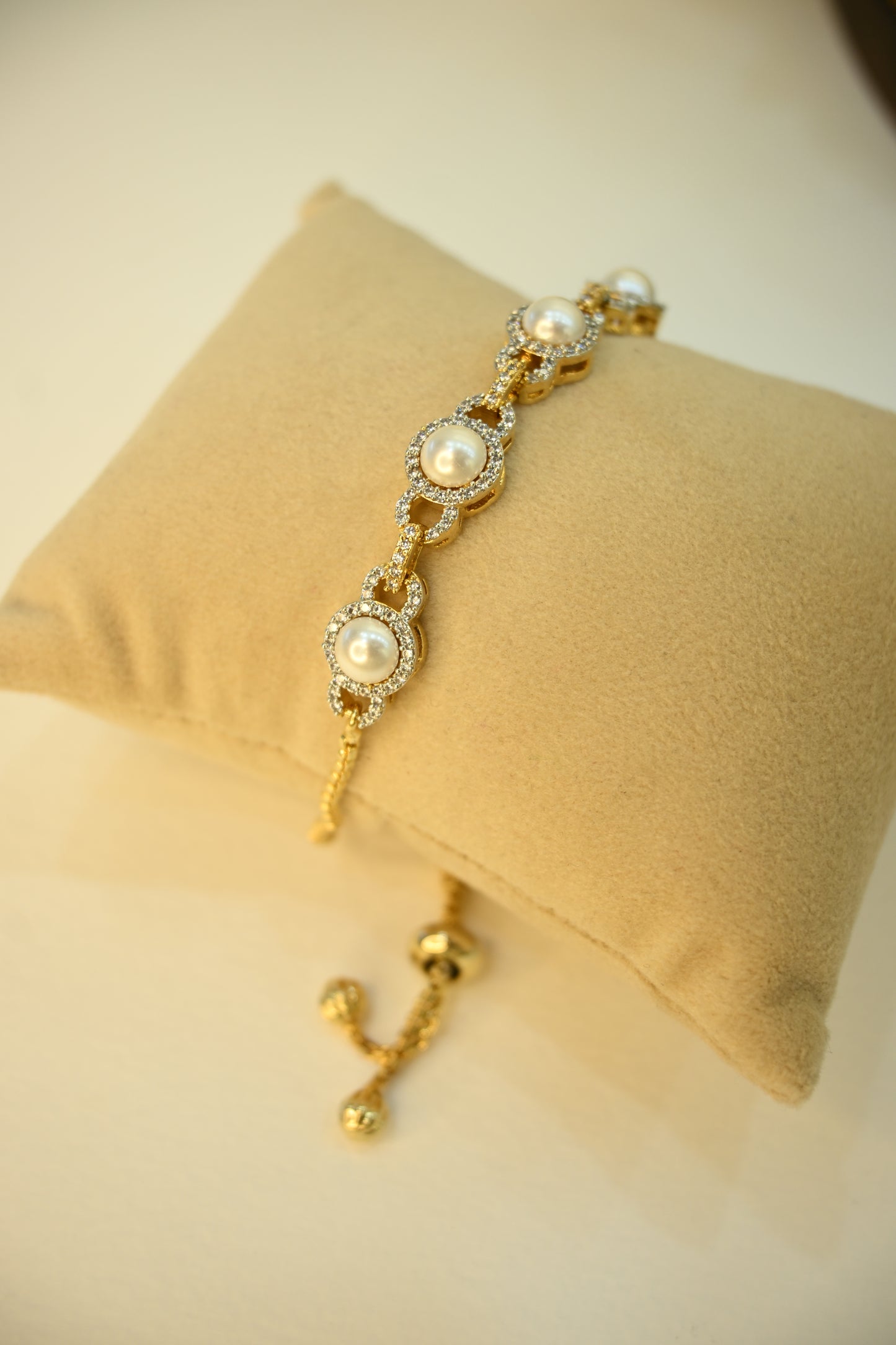 Pearl Chain Bracelet