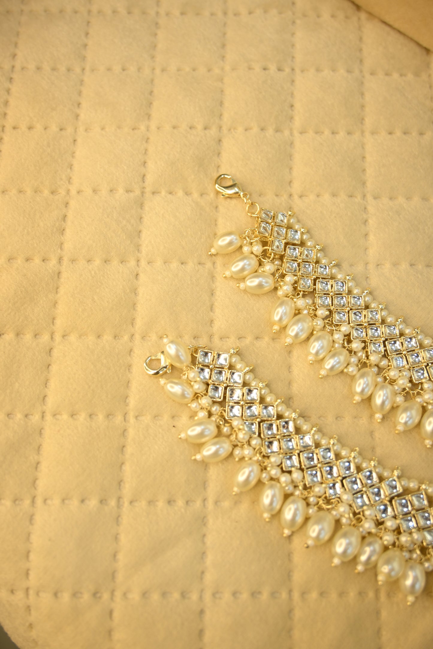 Stone Work Pearl Anklet