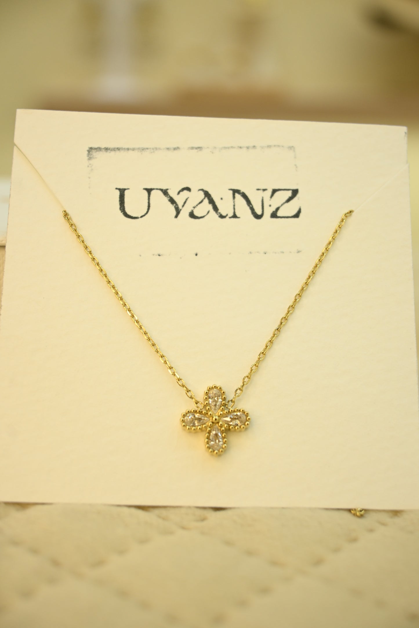FLORAL PENDANT