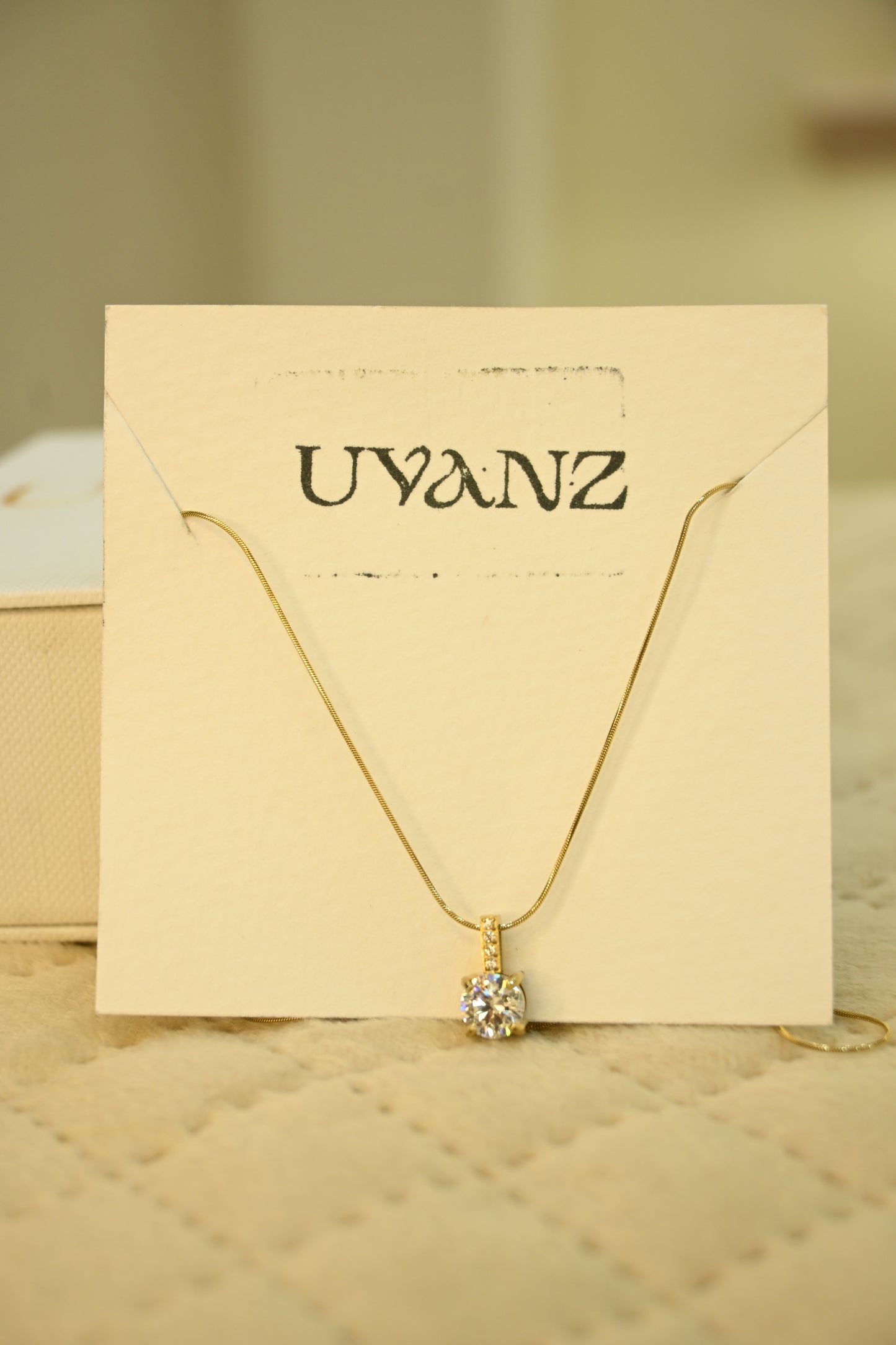 SOLITAIRE PENDANT