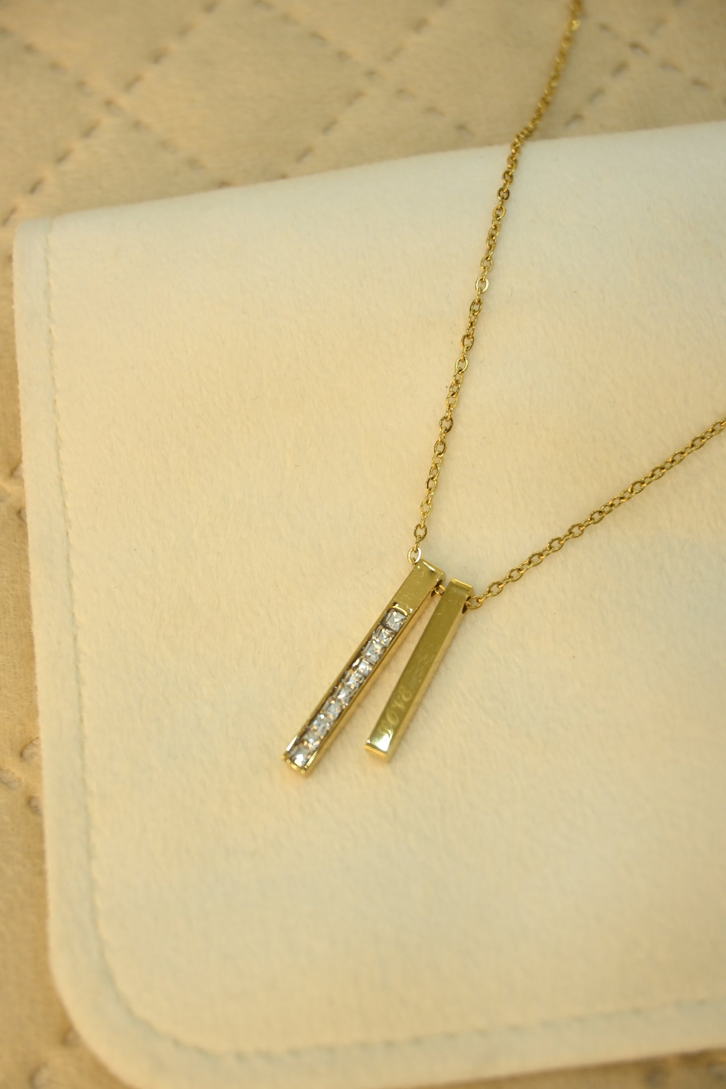 STRAIGHT LINE PENDANT