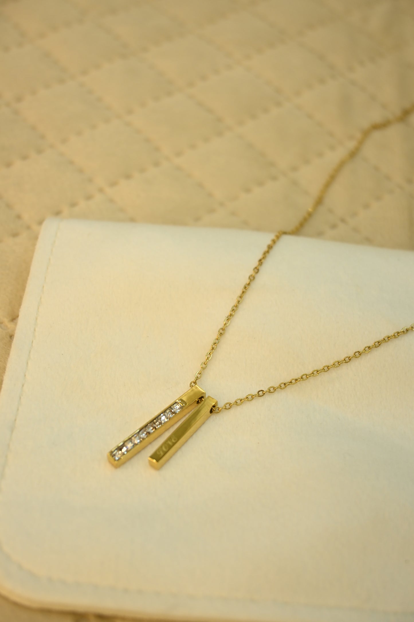 STRAIGHT LINE PENDANT