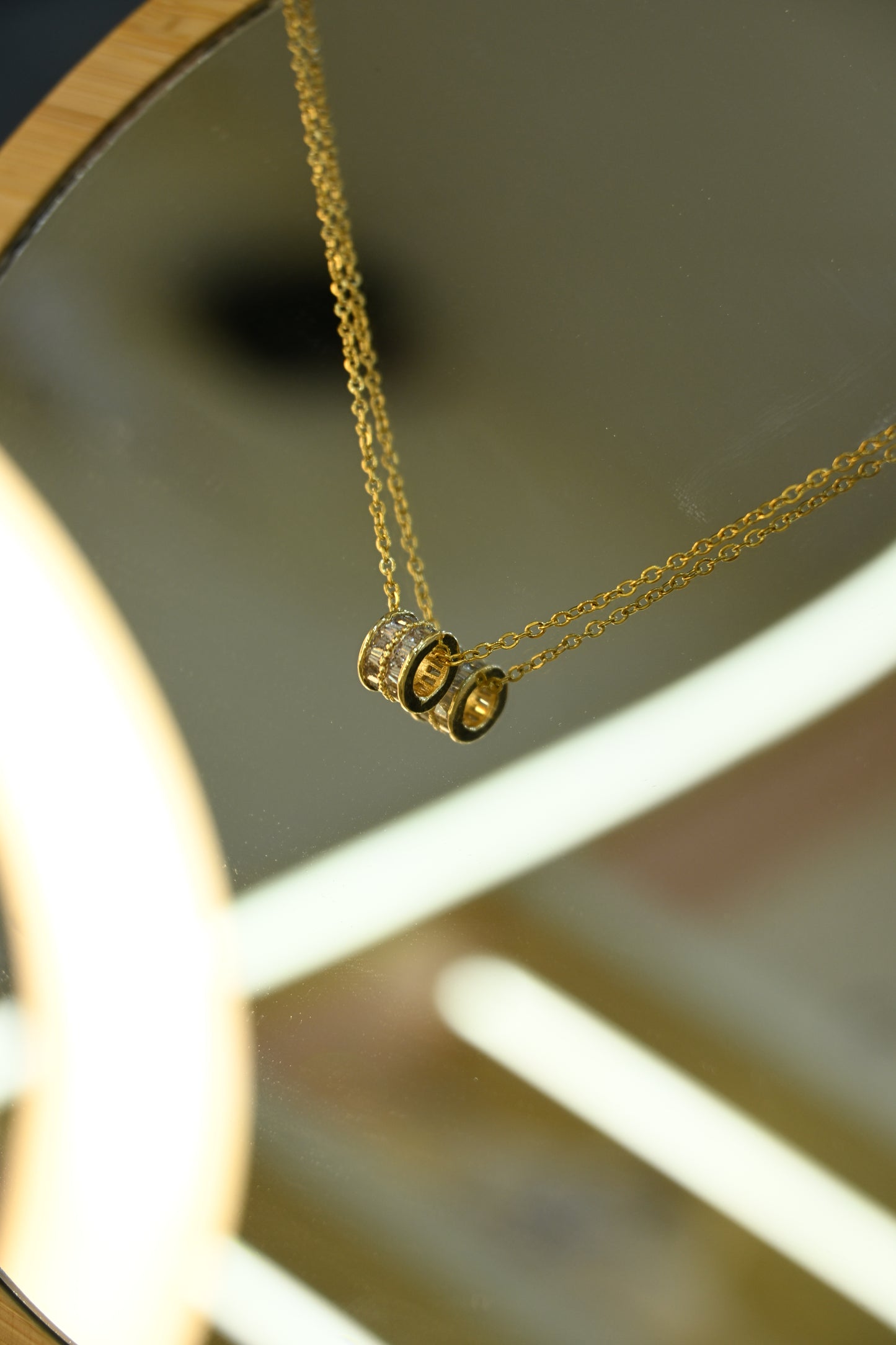 ROUND SHAPE PENDANT