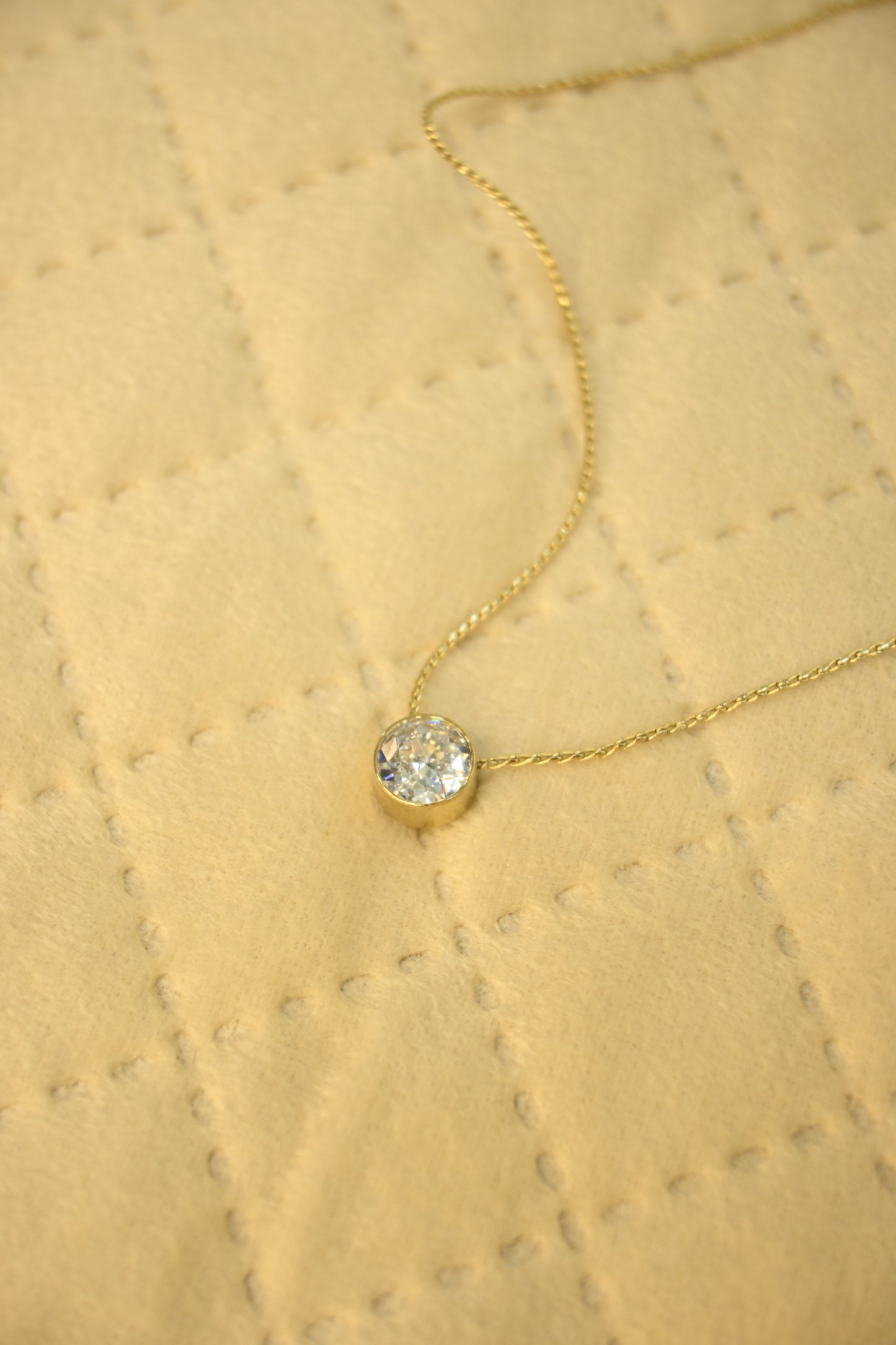 DIAMOND PENDANT