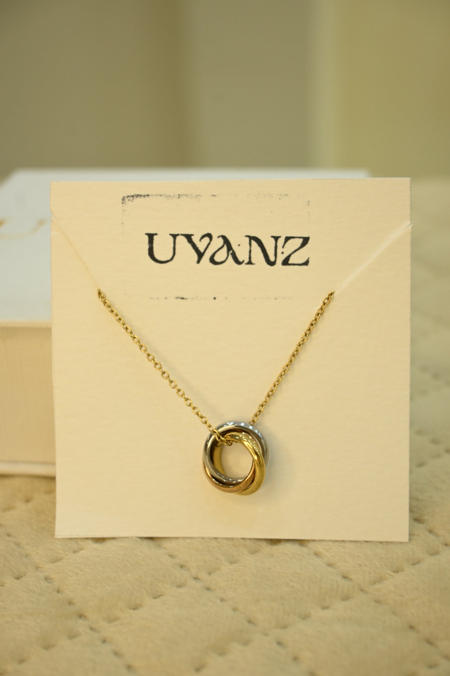 MULTICOLOUR RING PENDANT