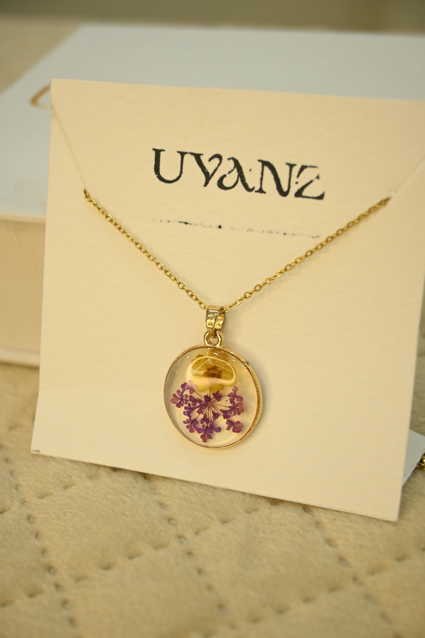 RESIN PENDANT