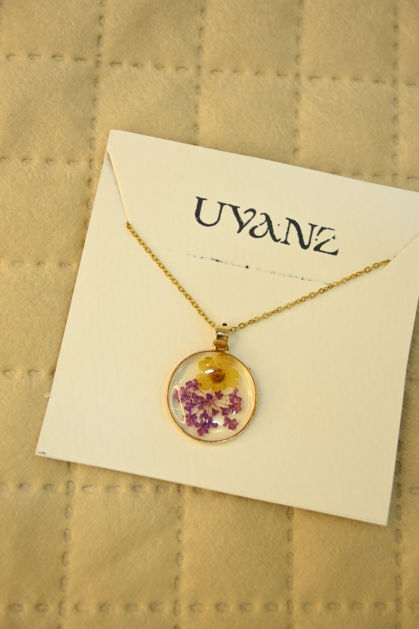 RESIN PENDANT