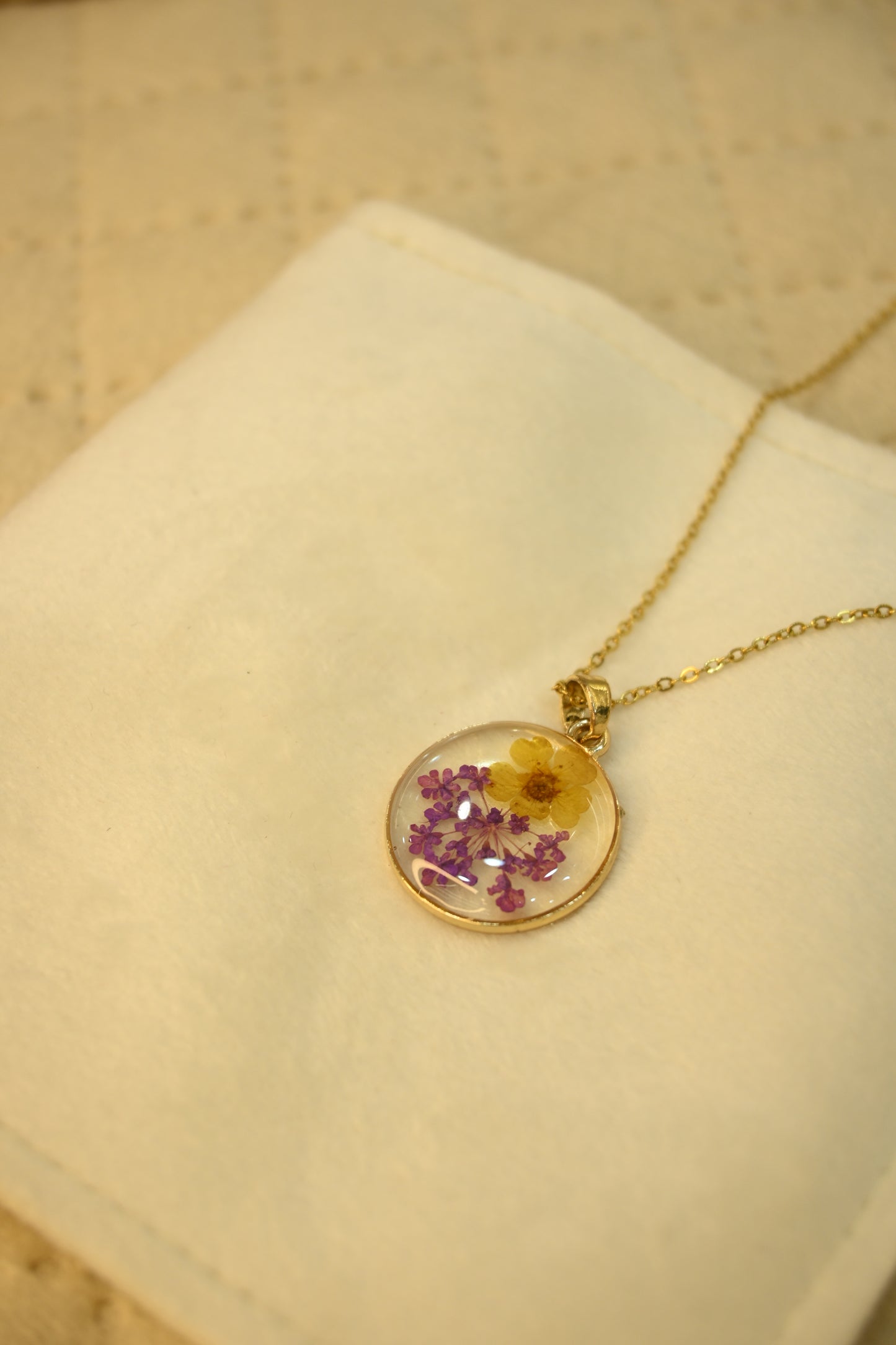 RESIN PENDANT