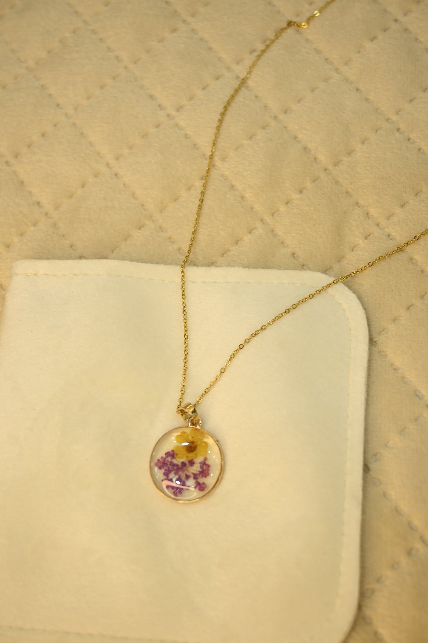 RESIN PENDANT