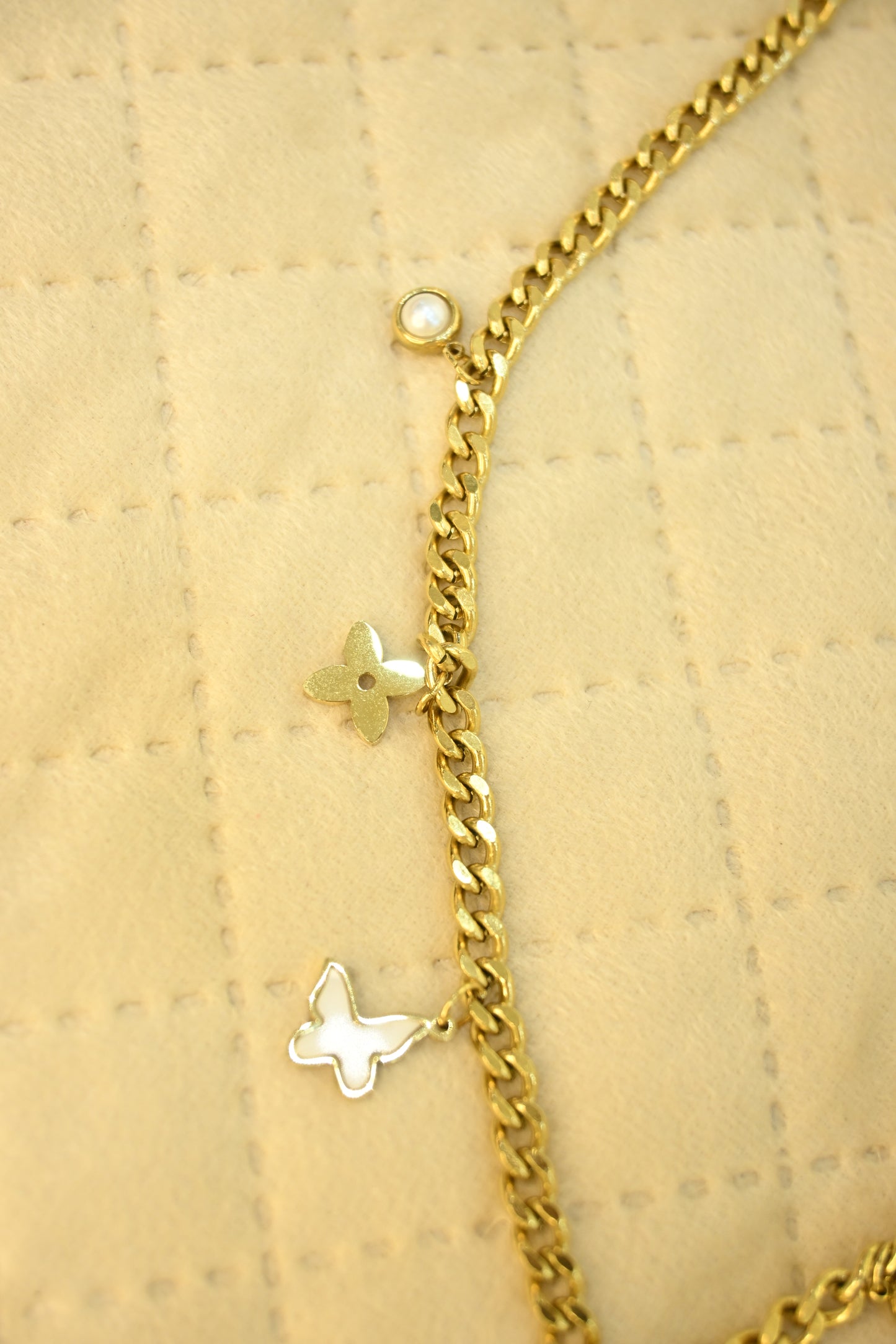 STATEMENT PENDANT