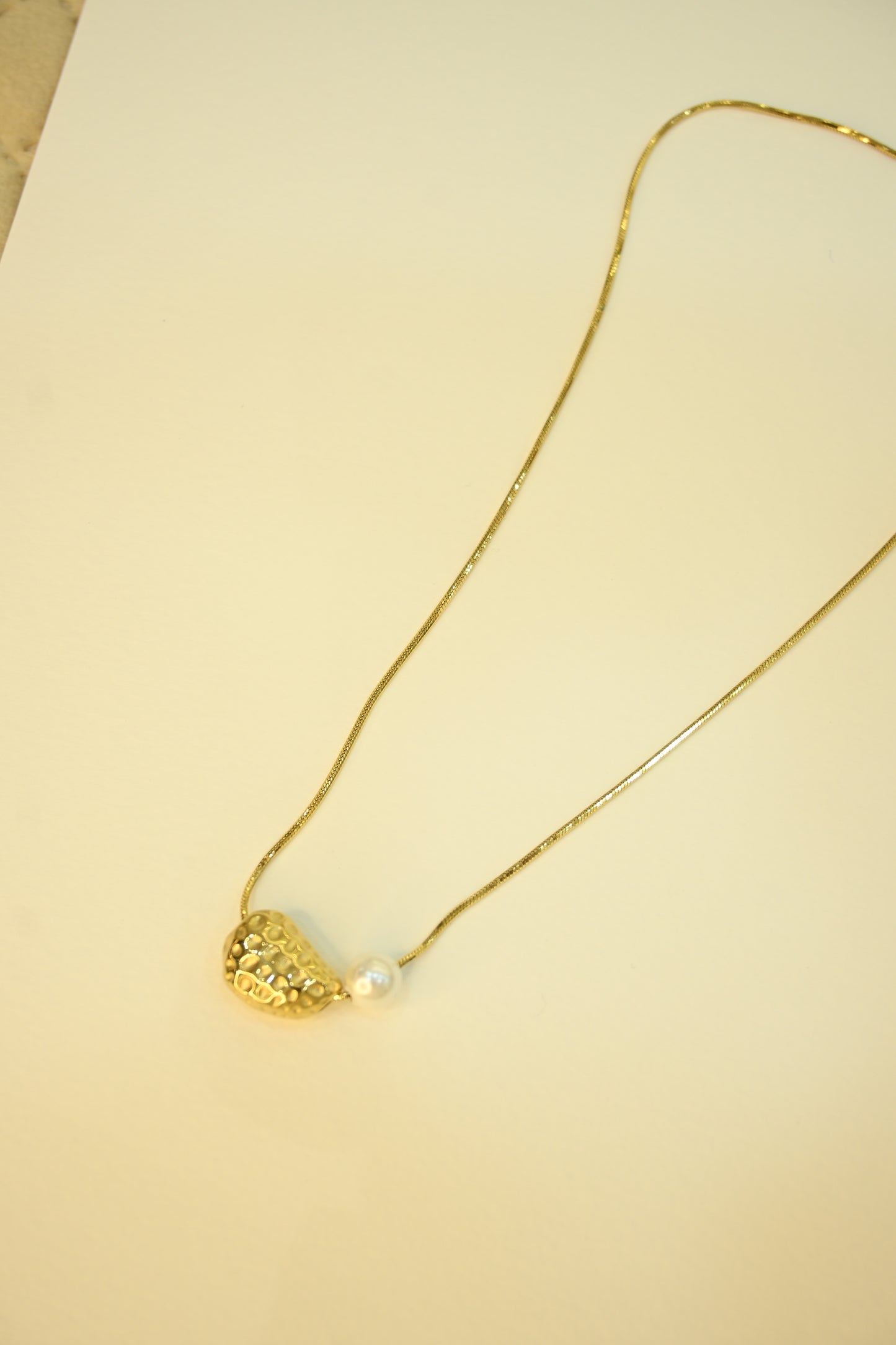 CUTE PEARL NECKLACE