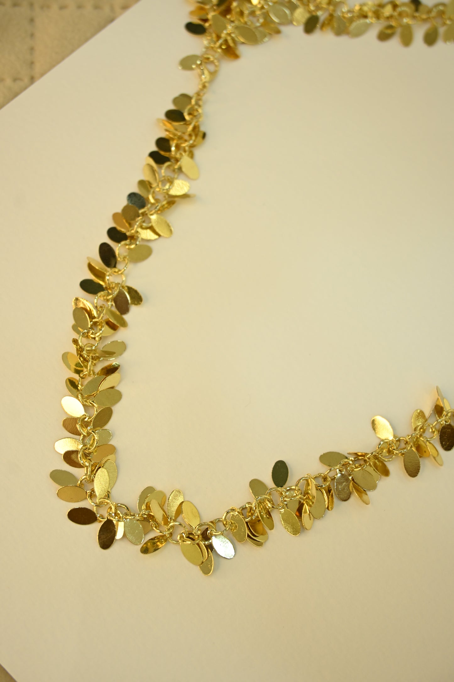 SHIMMERY NECKLACE