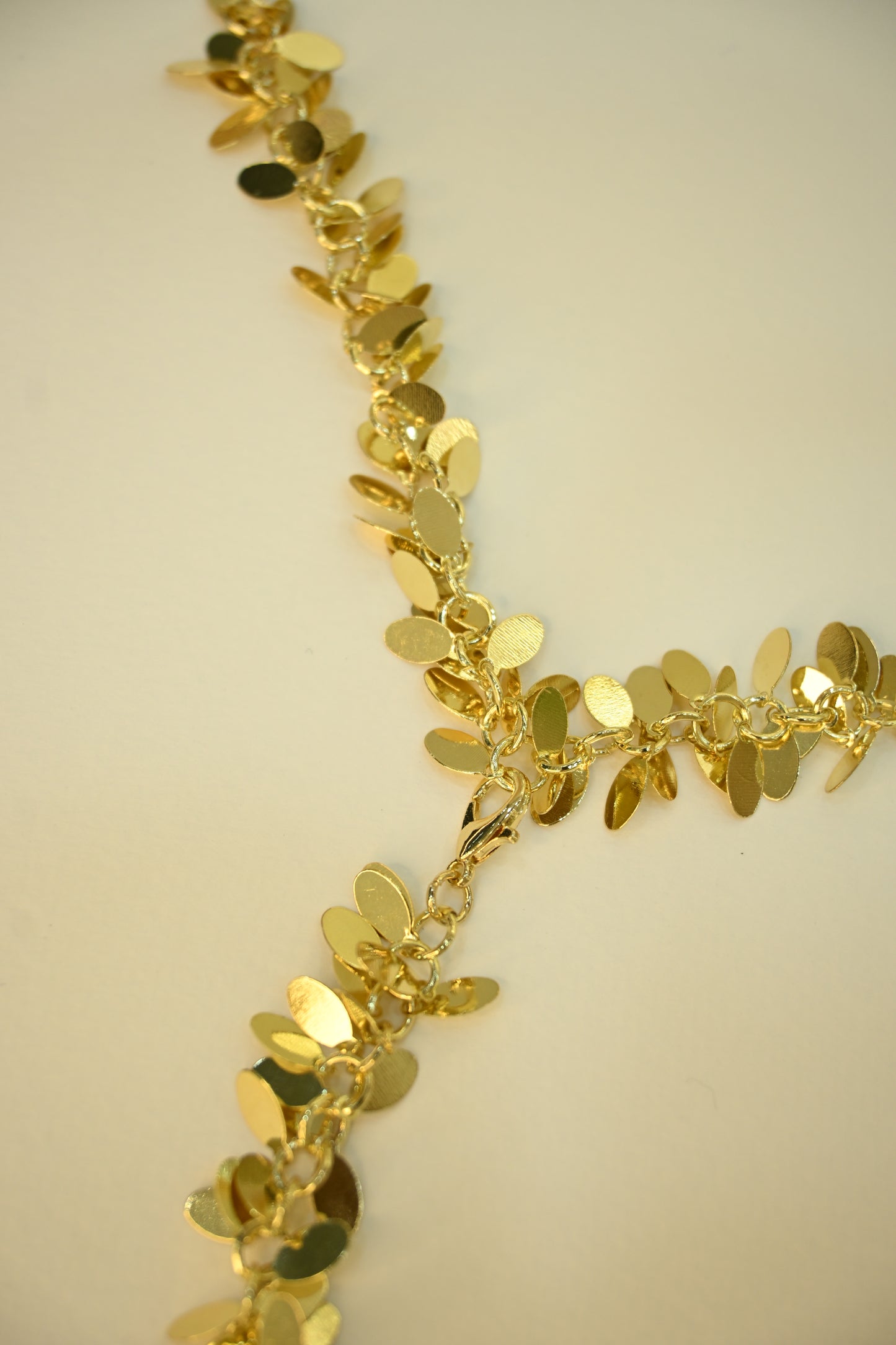 SHIMMERY NECKLACE