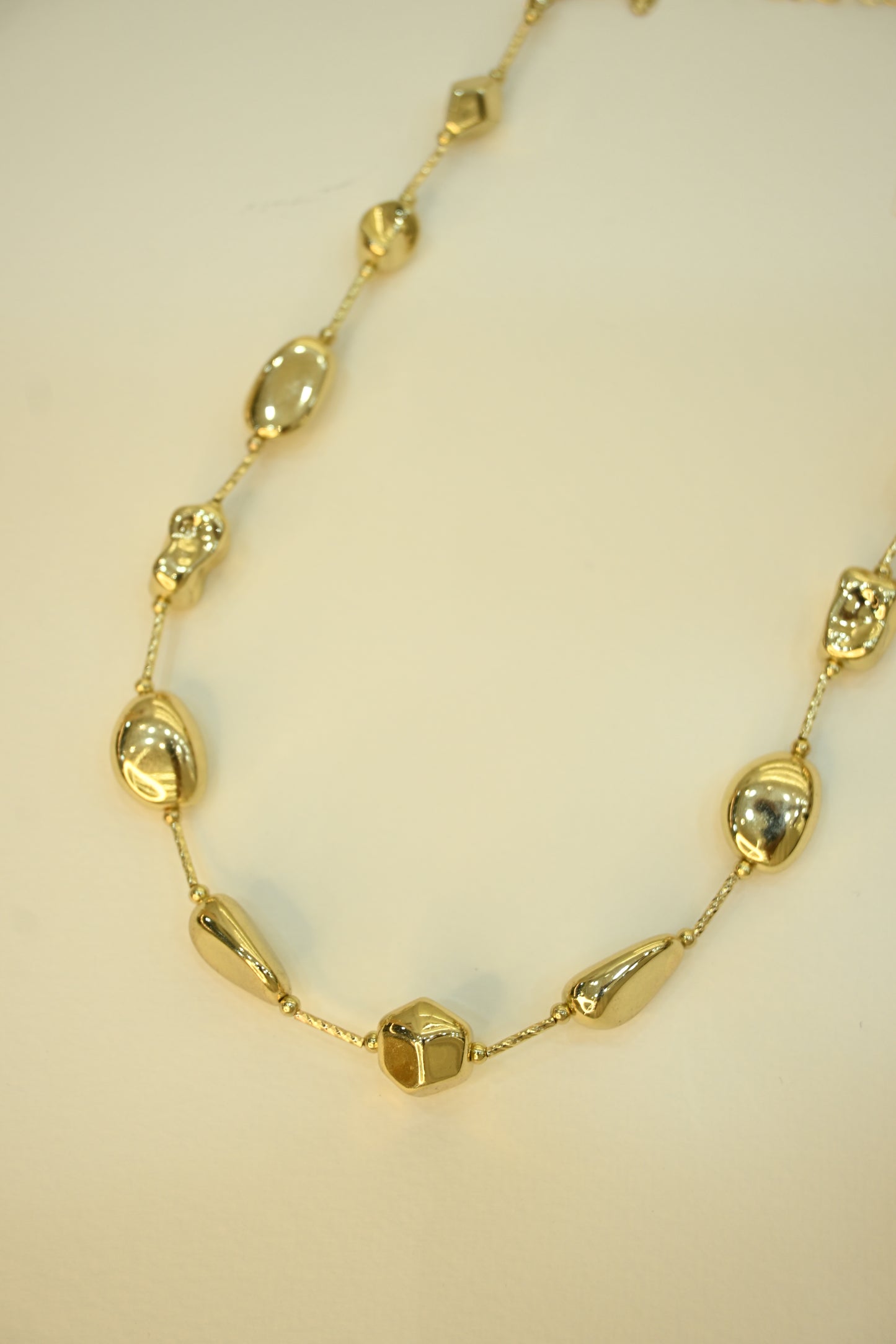 STATEMENT NECKLACE