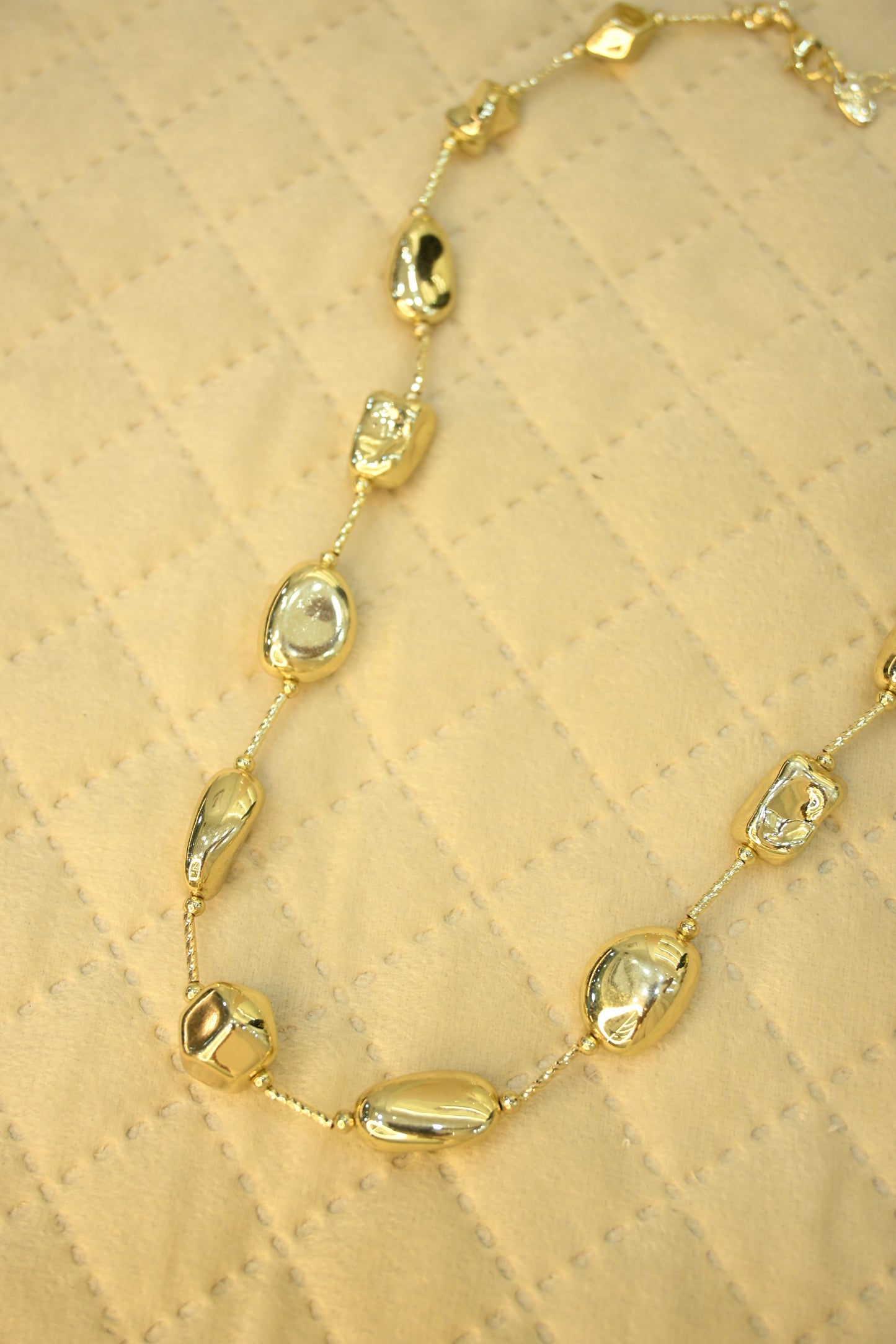 STATEMENT NECKLACE