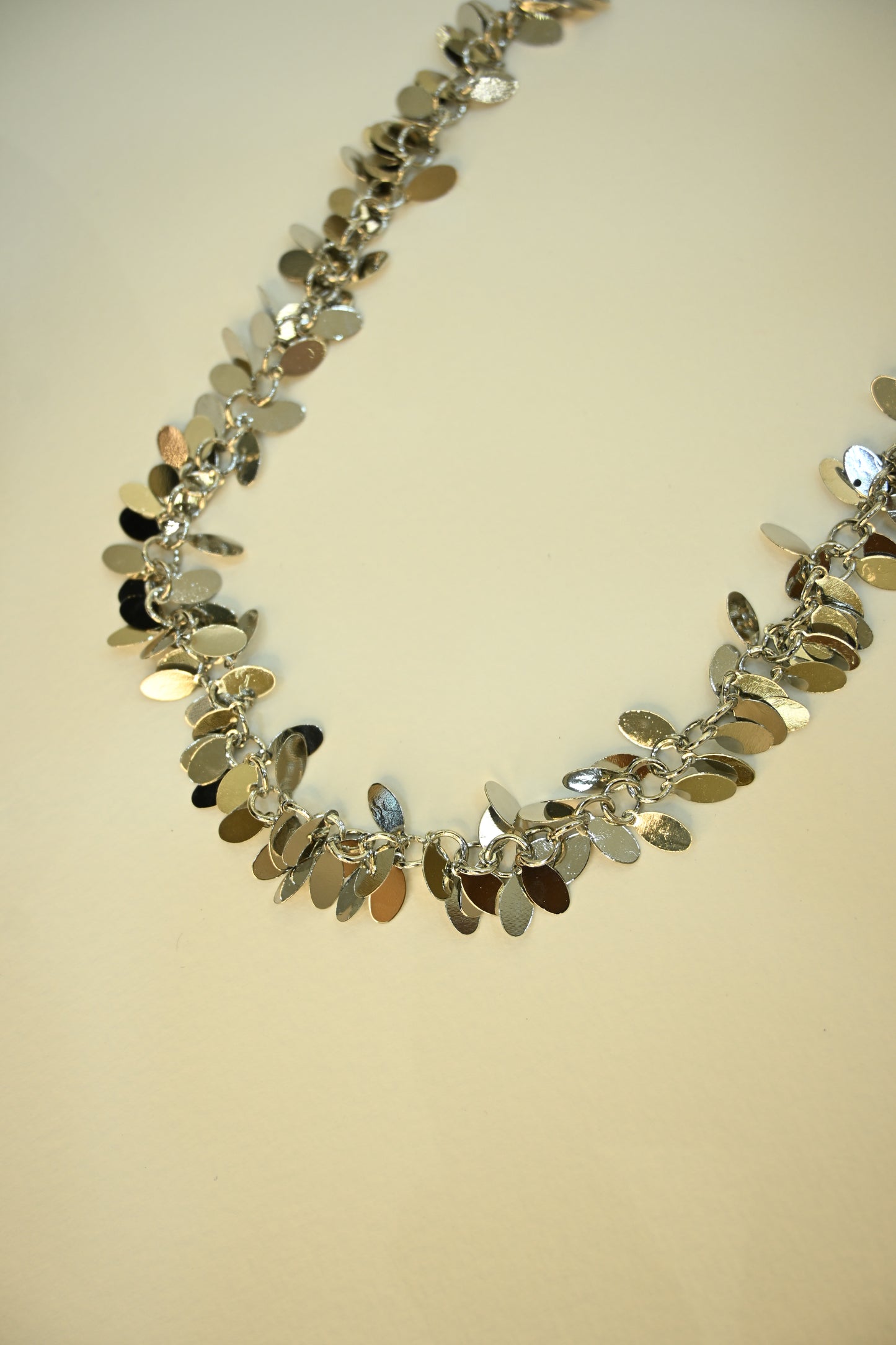 SHIMMERY NECKLACE