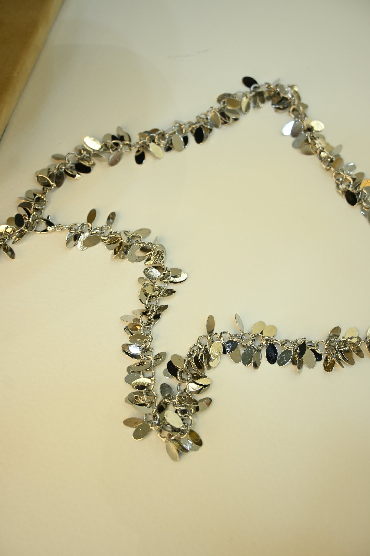 SHIMMERY NECKLACE