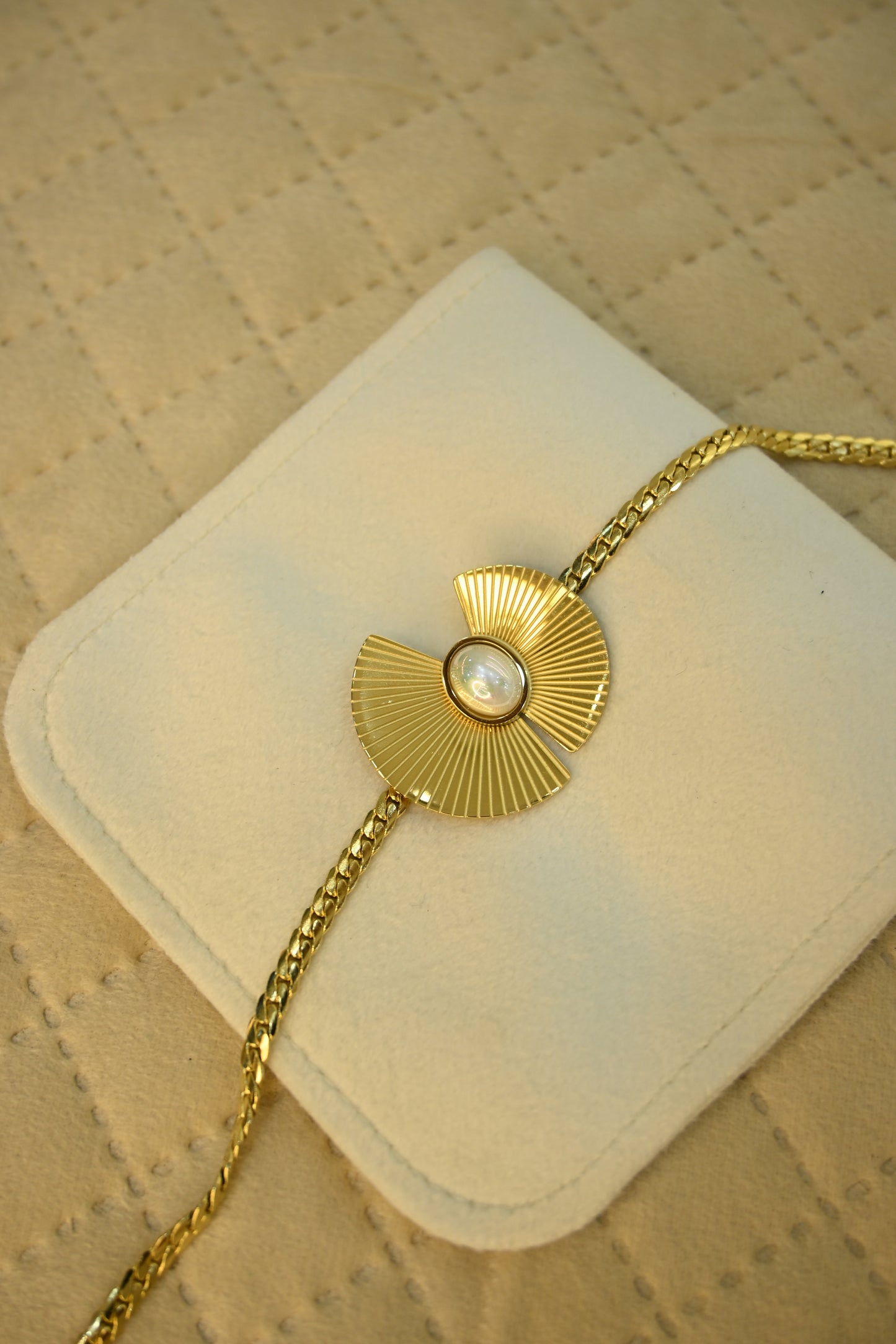 FLOWER PENDANT