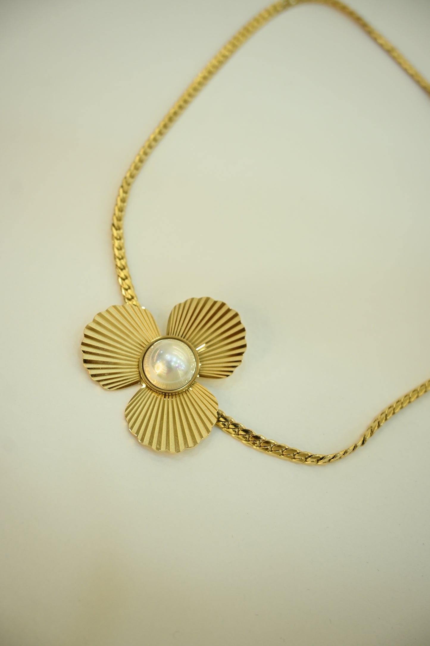 FLOWER PENDANT