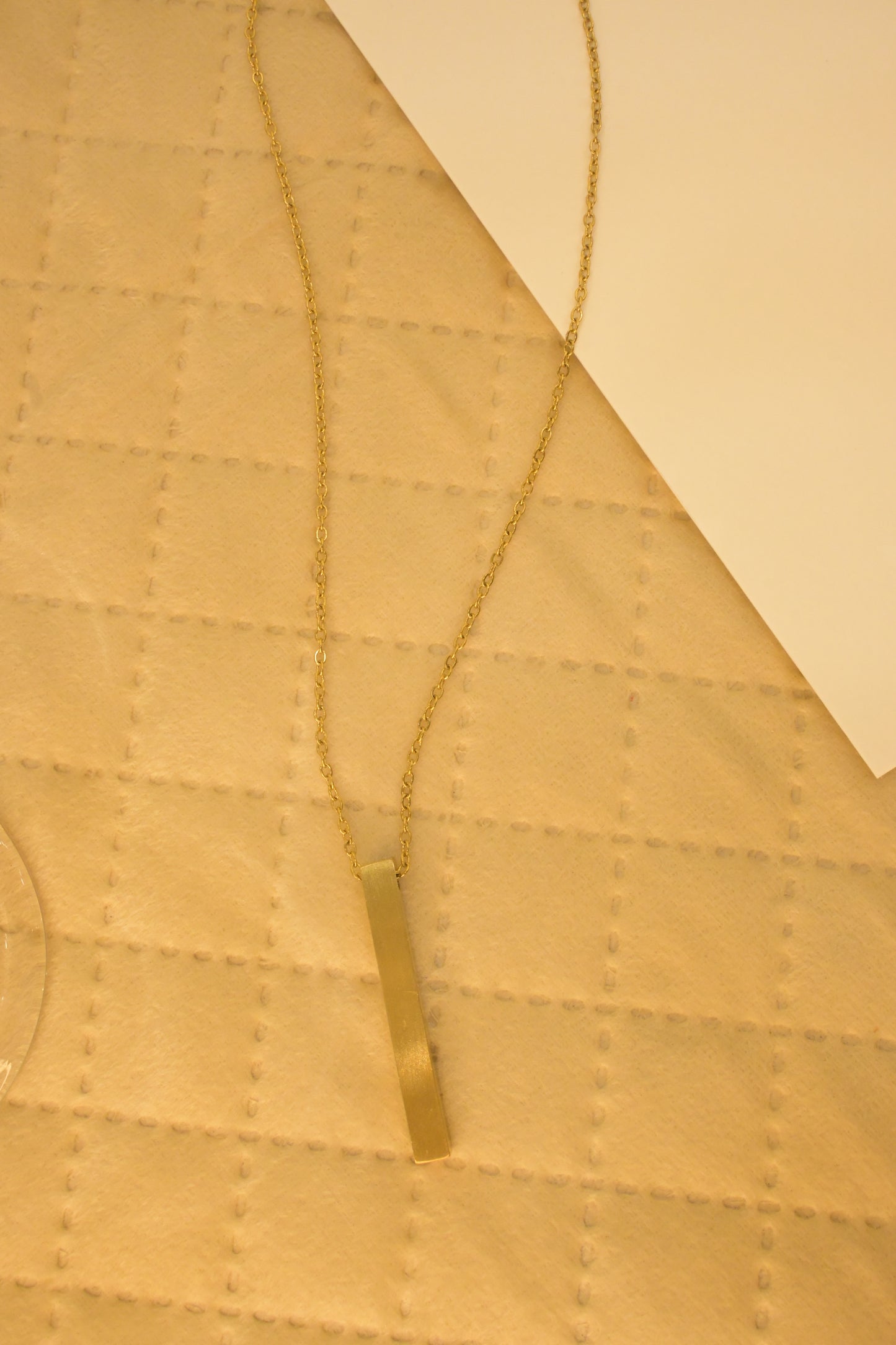 18K GOLD PLATED LINEAR PENDANT