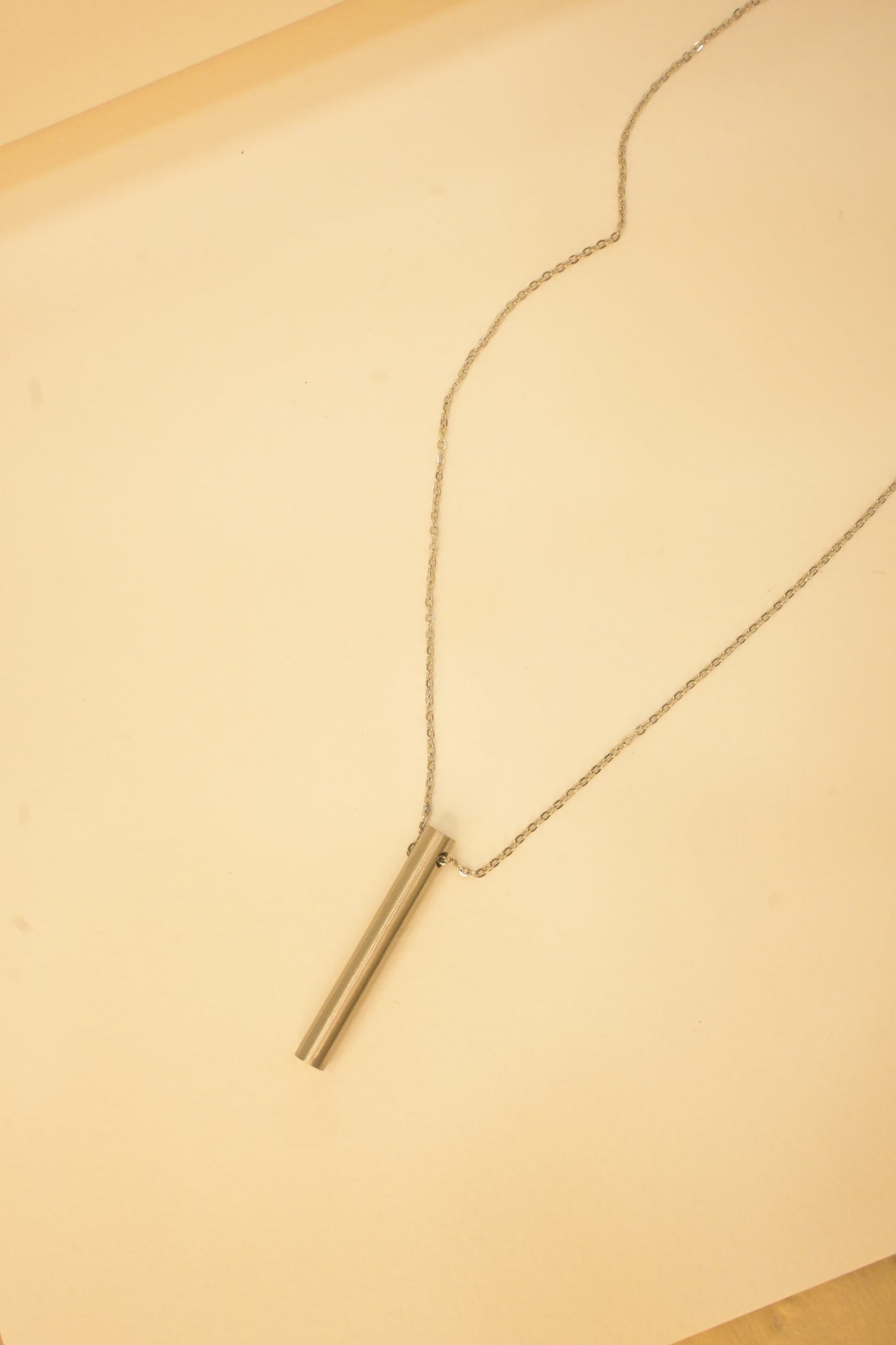 SILVER CHAIN PENDANT