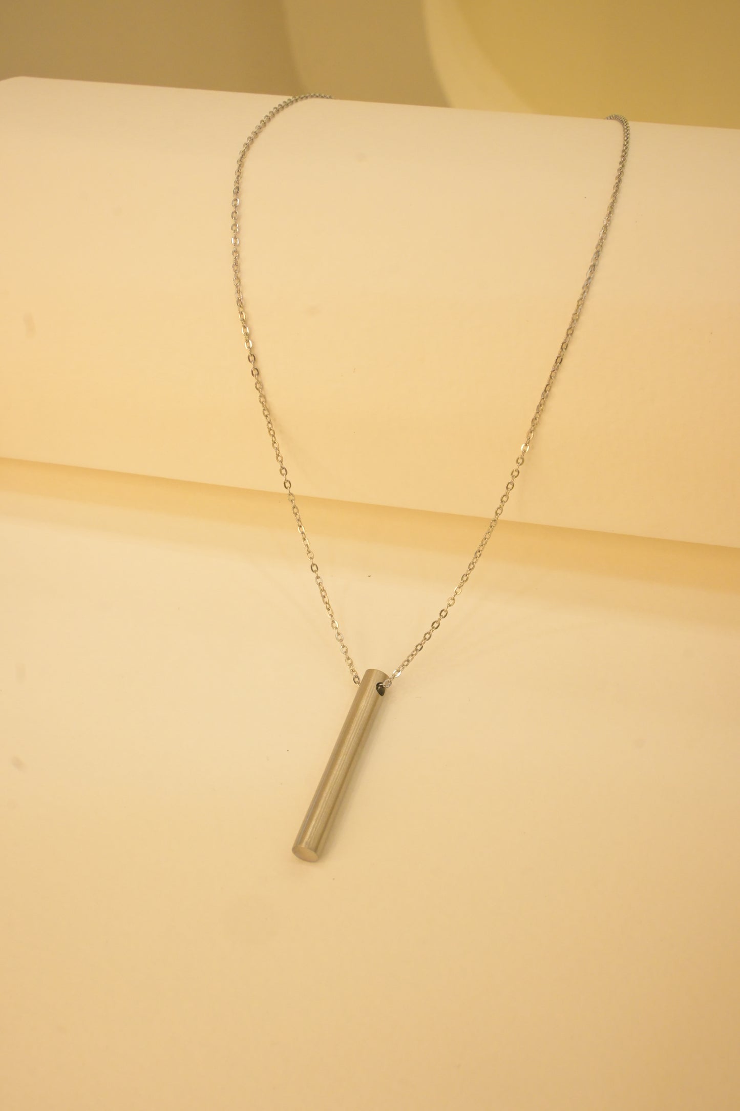 SILVER CHAIN PENDANT