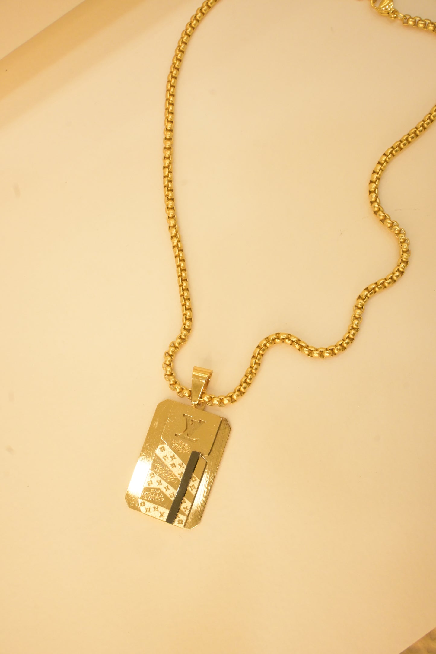 LV PENDANT