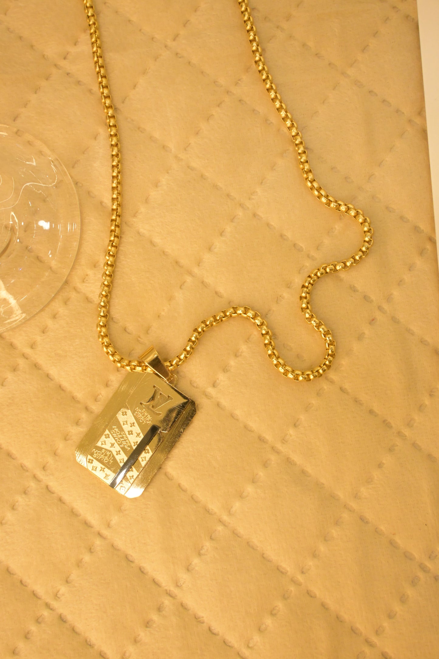 LV PENDANT