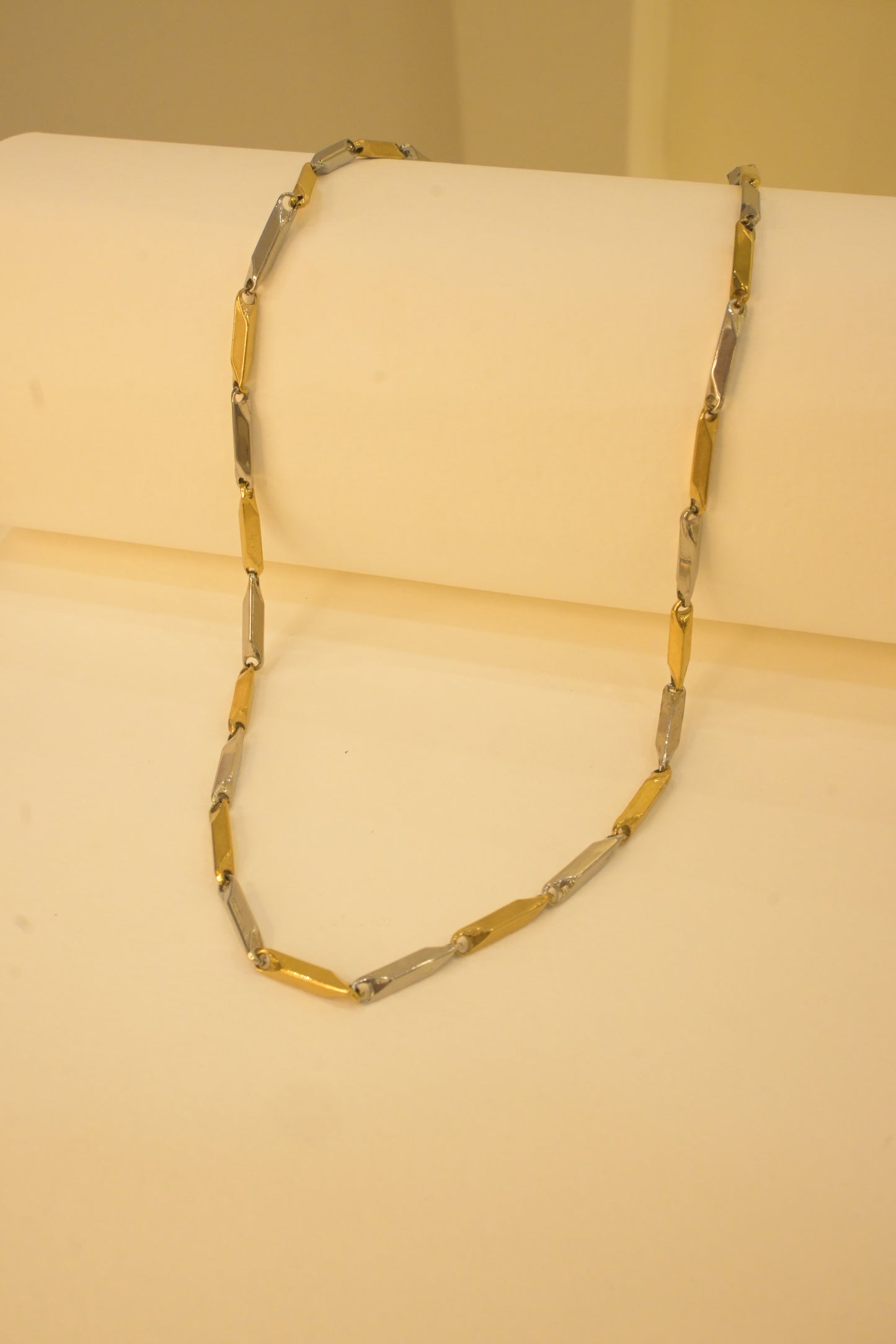 SILVER AND GOLD CHAIN