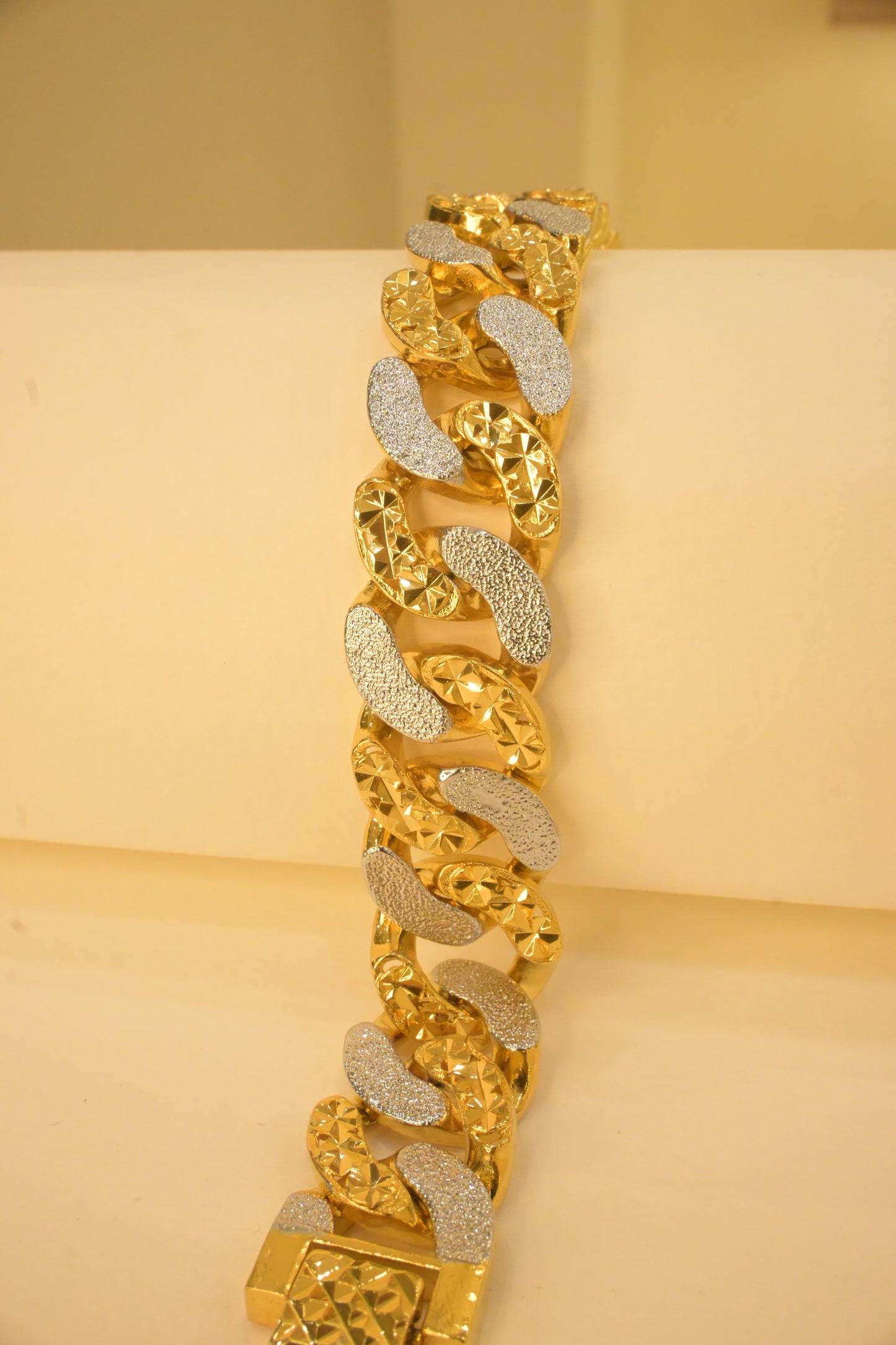 GOLD PLATED CERAMIC BRACELET