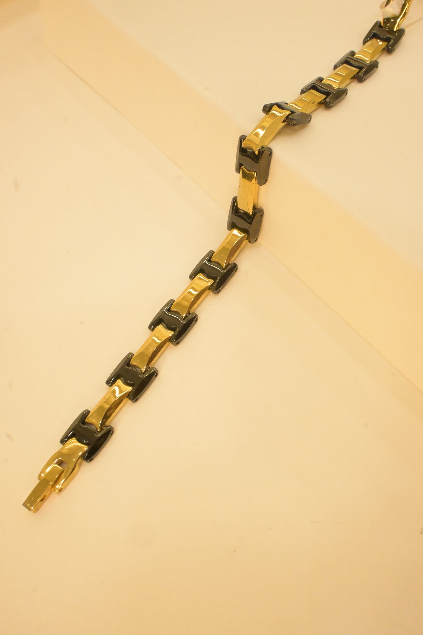 BLACK & GOLDEN CERAMIC BRACELET