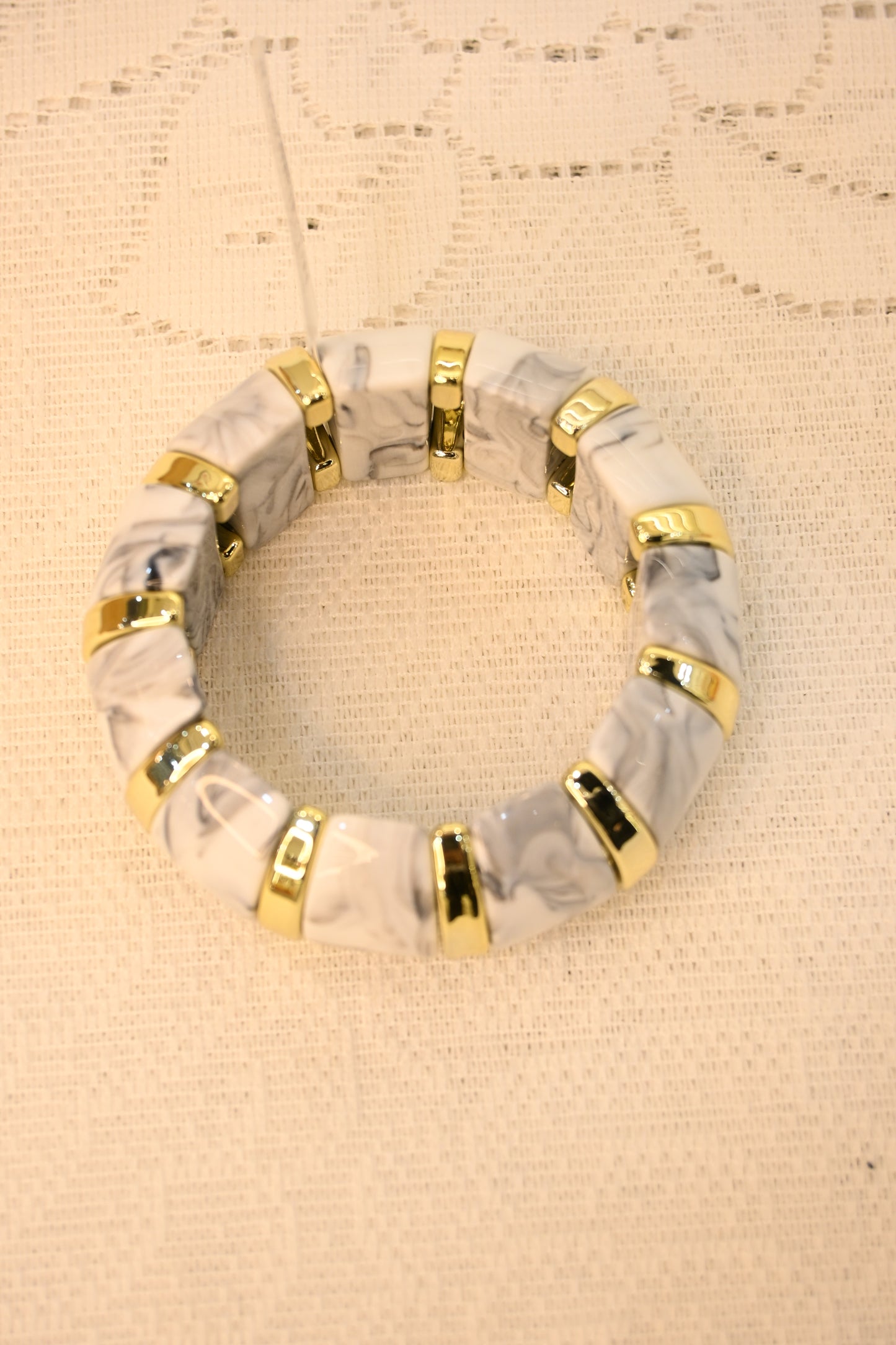ACRYLIC ELASTIC BRACELET