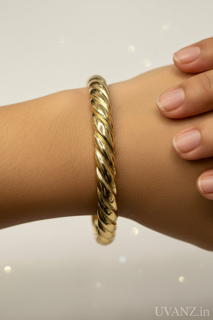 GOLD PLATED PENDANT