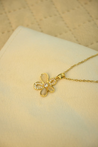 FLOWER ZIRCON PENDANT