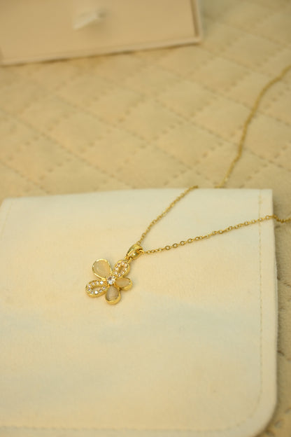 FLOWER ZIRCON PENDANT