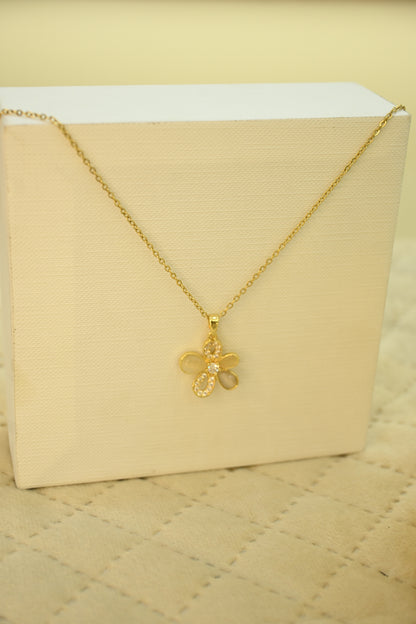 FLOWER ZIRCON PENDANT