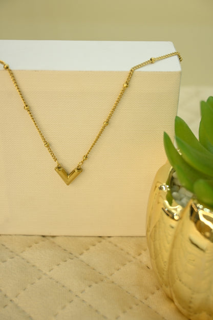 V SHAPE PENDANT
