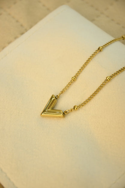 V SHAPE PENDANT