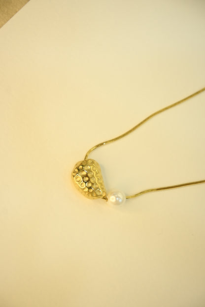 CUTE PEARL NECKLACE