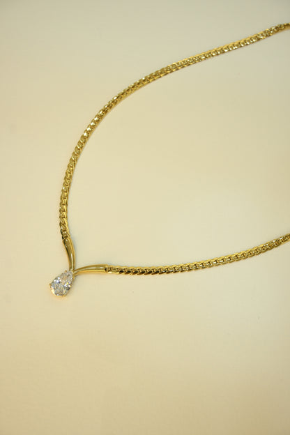 DELICATE DIAMOND NECKLACE
