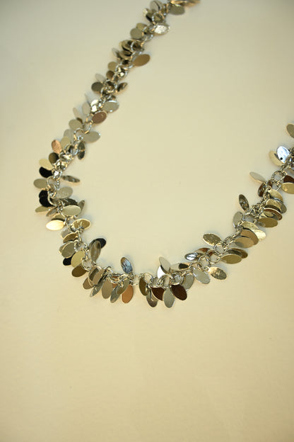 SHIMMERY NECKLACE