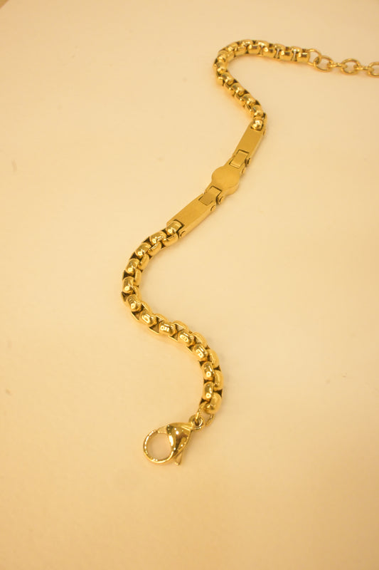 BRACELET