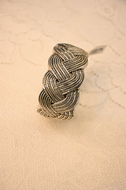 CUFF BRACELET