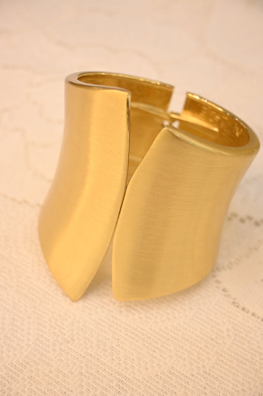 BIG STATEMENT CUFF BRACELET