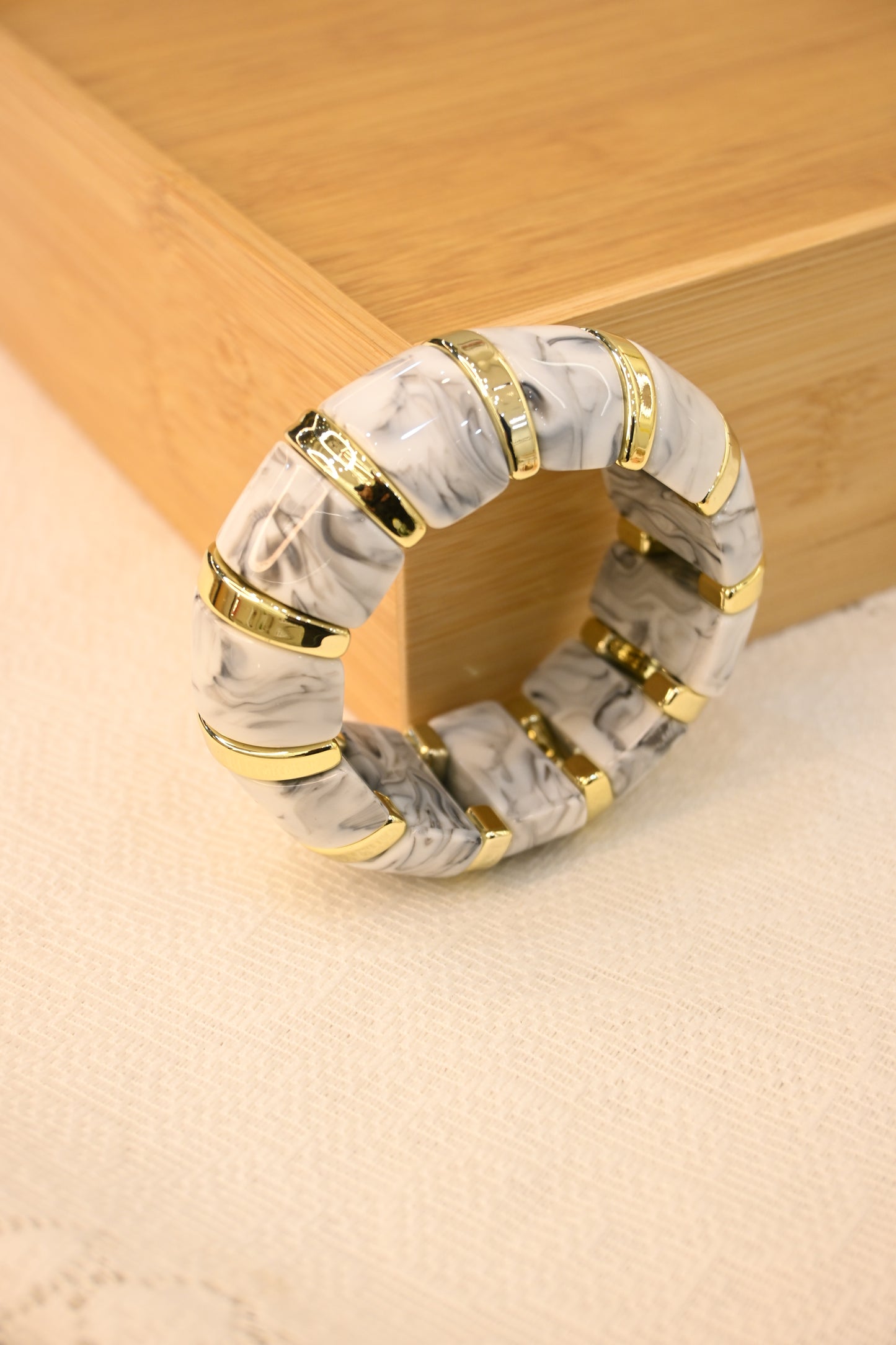 ACRYLIC ELASTIC BRACELET