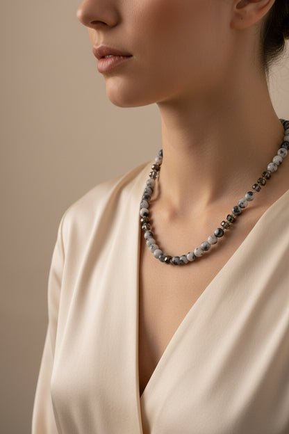 BLACK & WHITE PEARL NECKLACE